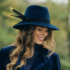 Shop Chapeau Fedora en Laine Feutrée Hydrofuge avec Plume bleu marine Femme Chapeaux Trilby|Chapeaux Fedora